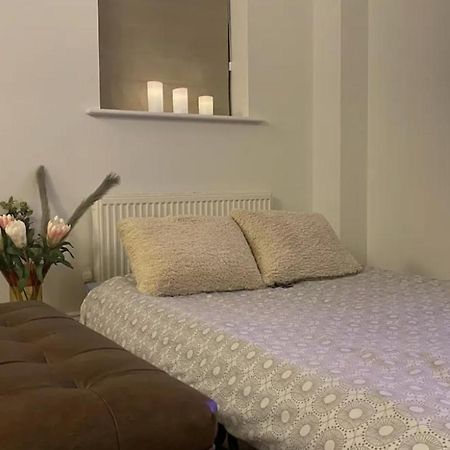 Modern Town House In Cotswolds - 3 Double Bedrooms Witney Kültér fotó