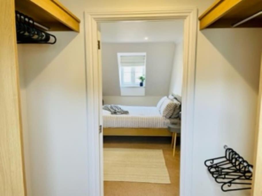 Modern Town House In Cotswolds - 3 Double Bedrooms Witney Kültér fotó
