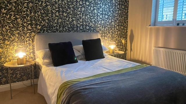 Modern Town House In Cotswolds - 3 Double Bedrooms Witney Kültér fotó