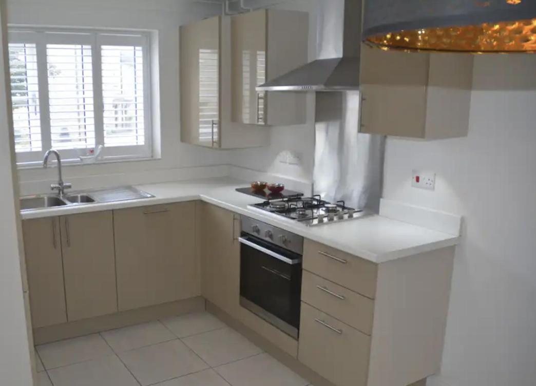 Modern Town House In Cotswolds - 3 Double Bedrooms Witney Kültér fotó
