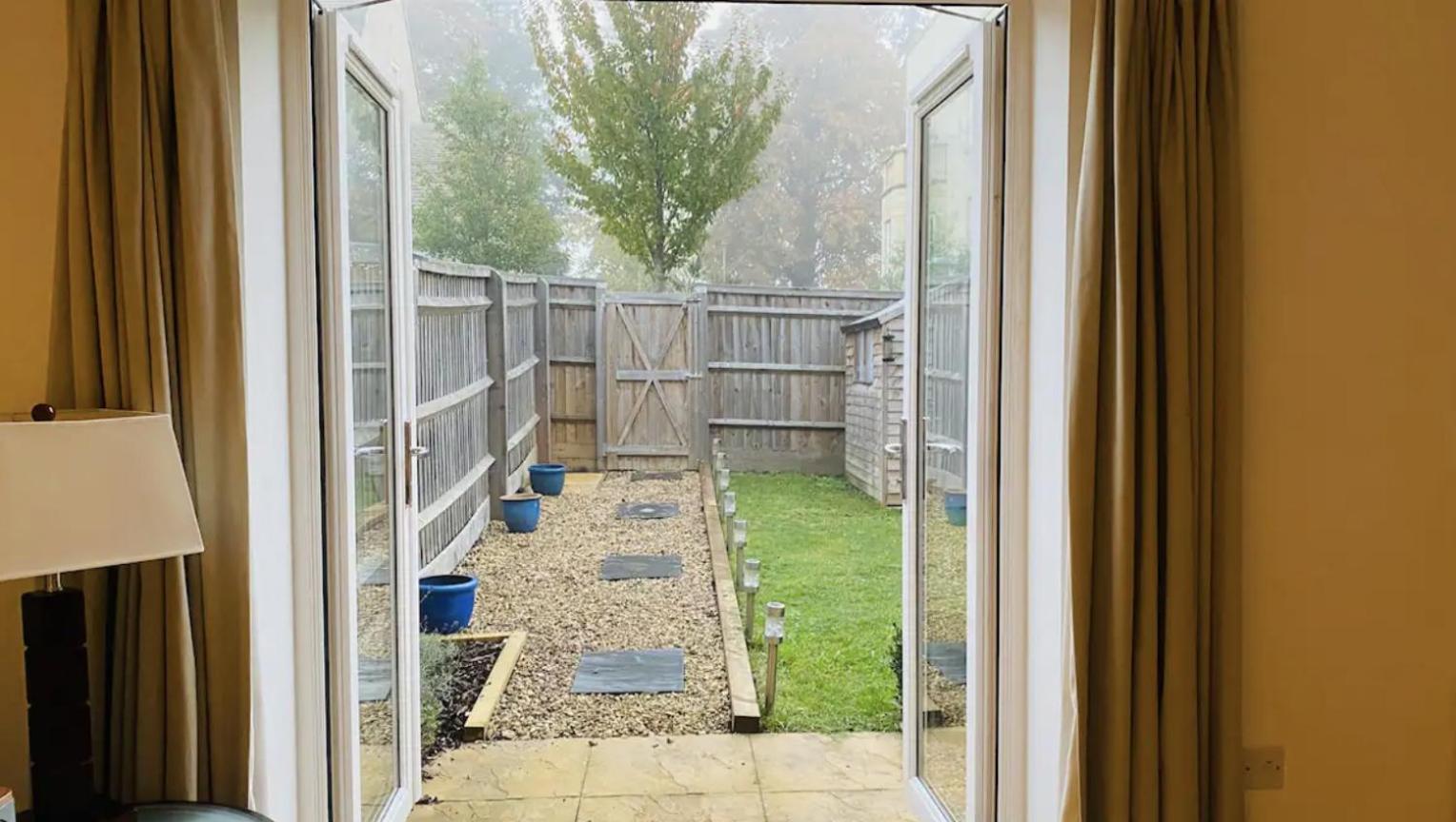 Modern Town House In Cotswolds - 3 Double Bedrooms Witney Kültér fotó